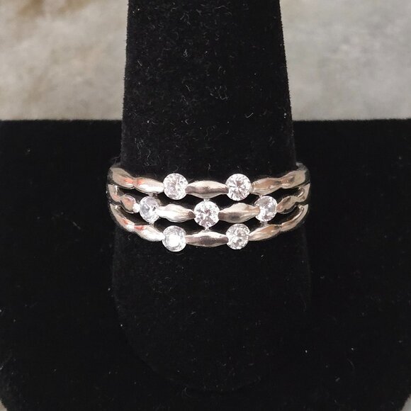 Sterling .925 Scattered Stone Fashion Ring - Picture 1 of 6